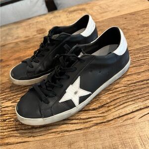 GOLDEN GOOSE Women's Superstar White Tab
Sneakers Black/White